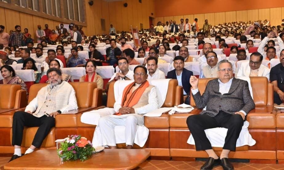 *मुख्यमंत्री श्री विष्णु देव साय ने सुनी ‘मन की बात’ की 128 वीं कड़ी, प्रधानमंत्री श्री नरेंद्र मोदी ने मन की बात में नेचर फॉर्मिंग को बढ़ावा देने, खाद्यान्न उत्पादन में रिकॉर्ड बढ़ोत्तरी की प्रशंसा*