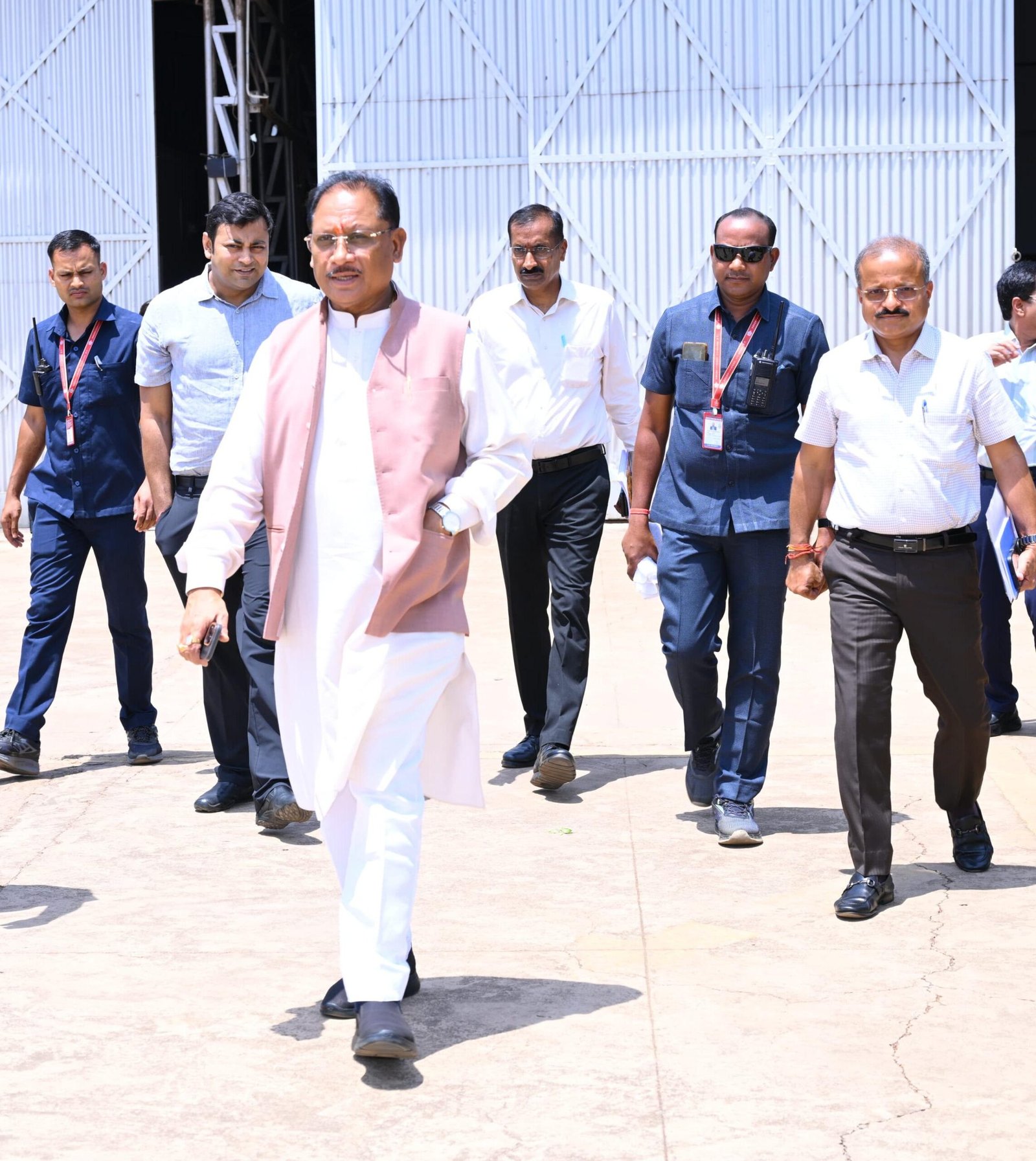 सुशासन तिहार में मुख्यमंत्री श्री विष्णुदेव साय का औचक निरीक्षण, जिले के इस गांव में उतरा हेलीकॉप्टर…